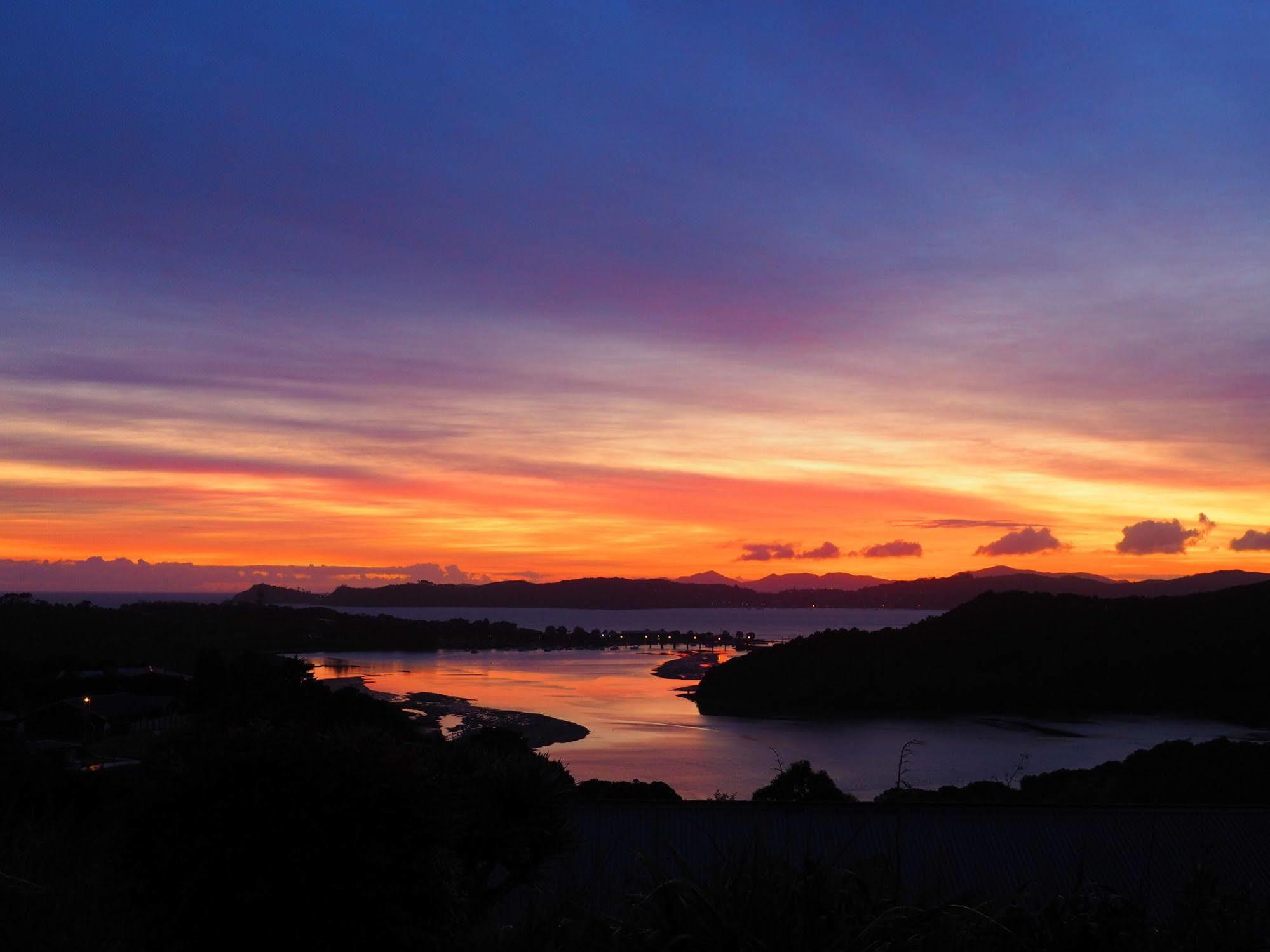 Cook'S Lookout Motel Paihia Esterno foto